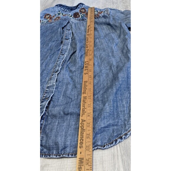Tolani Floral Embroidered Top Button Up Sz M Medium Denim Long Sleeve Shirt - Picture 7 of 8